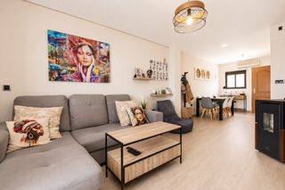 Casa en L�Albir. Descubre este acogedor bungalow de 3 plantas con solaacuterium p