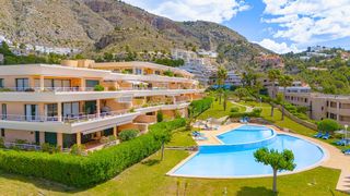 Pis a Altea Ciudad. Exclusivo apartamento esquinero con impresionantes vistas al mar