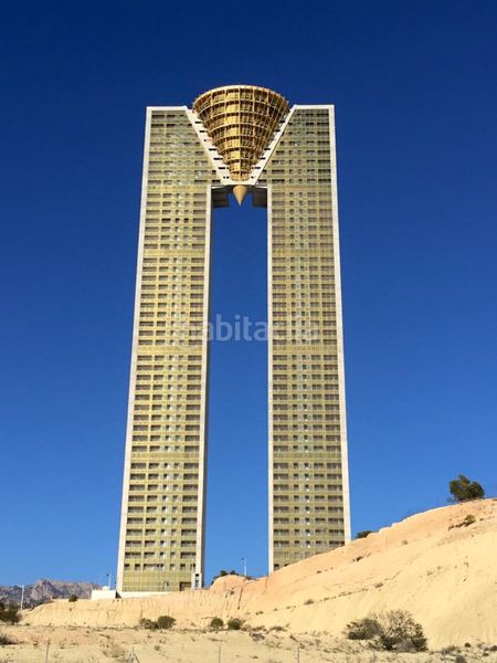Foto d410f944-4700-4455-8884-bb25ef6ea7b8. Pis amb aparcament piscina a Playa Poniente Benidorm