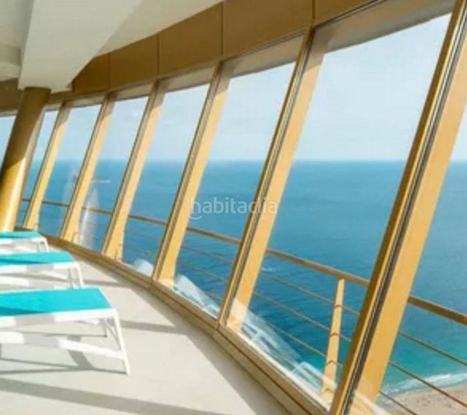 Foto f5b3968a-233d-47b7-9d03-98fdeab21868. Pis amb aparcament piscina a Playa Poniente Benidorm