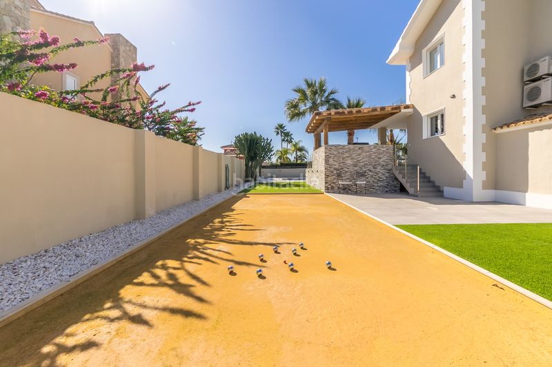 Foto 3b0d2b6c-87cb-4353-a3a8-3ee13fca3a58. Casa amb aparcament piscina a Pueblo-Ubanizaciones Alfàs del Pi (l´)