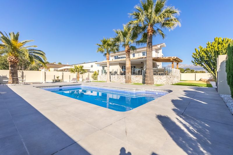 Foto f1b20abd-4c32-4652-8280-4b8e100fd298. Casa amb aparcament piscina a Pueblo-Ubanizaciones Alfàs del Pi (l´)