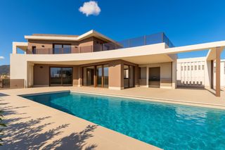Haus in Marisol Park - Ortembach - Los Almendros. Esta espectacular vivienda de diseno contemporaneo combina linea