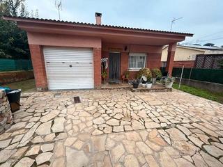 Casa a Santa Eulàlia de Ronçana. Buena oportunidad