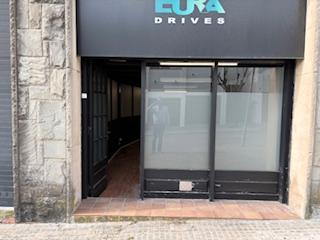 Location Local commercial  Carretera sagrera. Almacen espacioso y muy alto