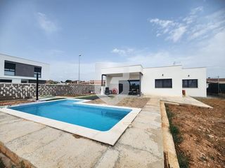 Xalet a Madrigal. Chalet villareal