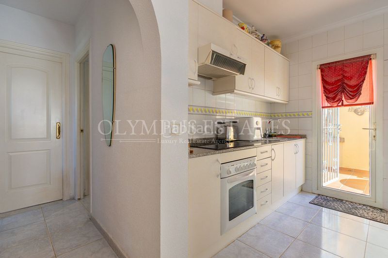 Foto dd59995f-e97e-41f2-8c32-aa6c6b86e1d3. Casa pareada en El Montgó Dénia
