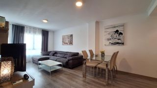 Apartamento en Centro Urbano. Piso reformado céntrico con vistas al montgó y castillo