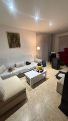 Pis  Avinguda poble nou. Estupendo piso esquinero