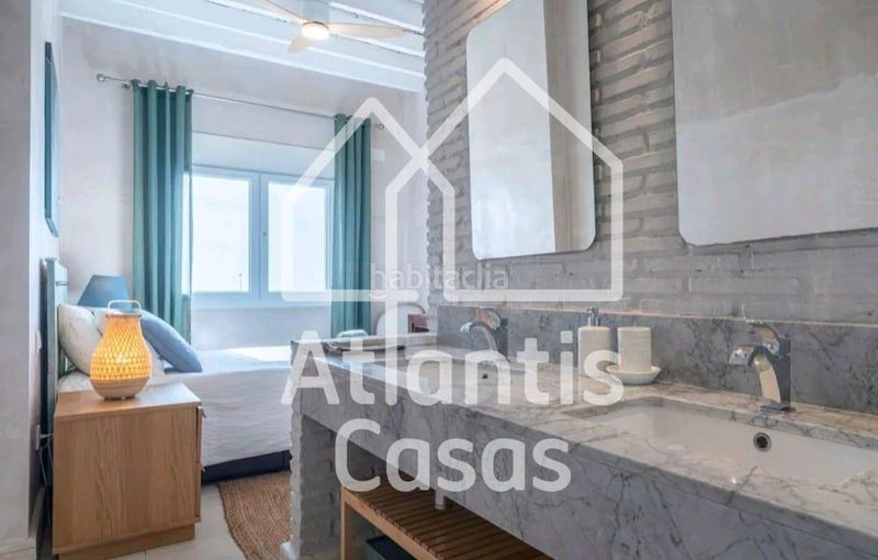 Foto 177832db-4334-4a19-ac9c-4bd6e78ca734. Casa amb xemeneia aparcament a Tarifa ciudad Tarifa