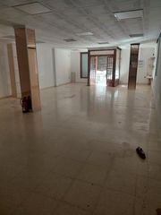 Rent Business premise in El Tancat-Mas d´en Gual. Local en alquiler en el tancat