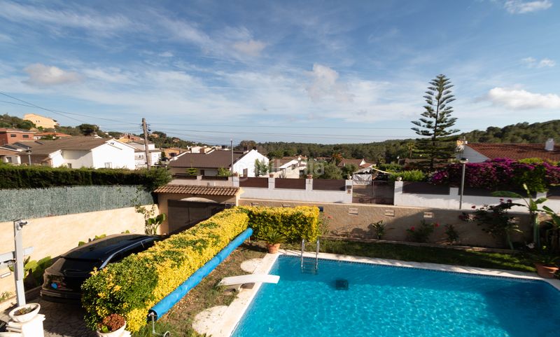 Foto 911a79b1-f5d3-492d-a7cb-1193472482bb. Xalet amb xemeneia calefacció aparcament piscina a Vendrell (El)