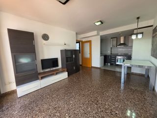 Àtic  Avinguda de l'advocat fausto caruana. Piso joven, exterior y con gran terraza en avenida fausto caruan