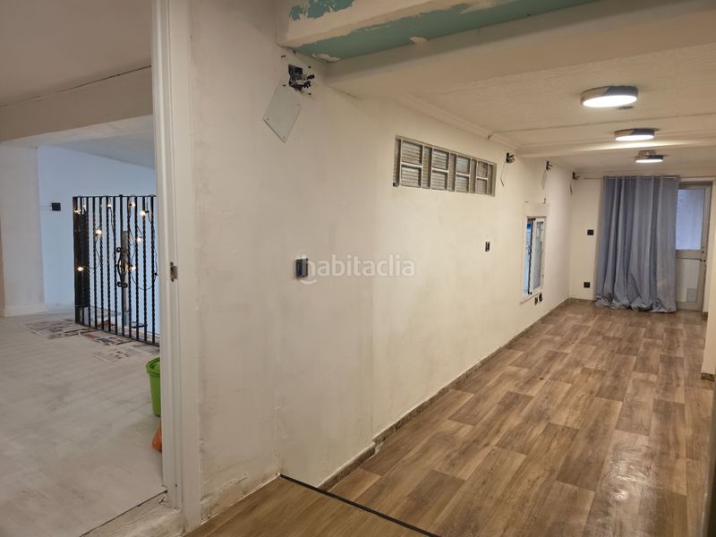 Foto d4c05624-39f6-4d49-8cf4-ec5e7624bb36. Local comercial a Antiga Moreira Sagunt