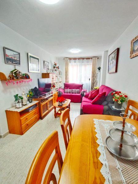 Foto 4c8a6e55-d5e6-432b-be7d-1b2f3eb33af1. Pis amb aparcament a Centro Oropesa del Mar