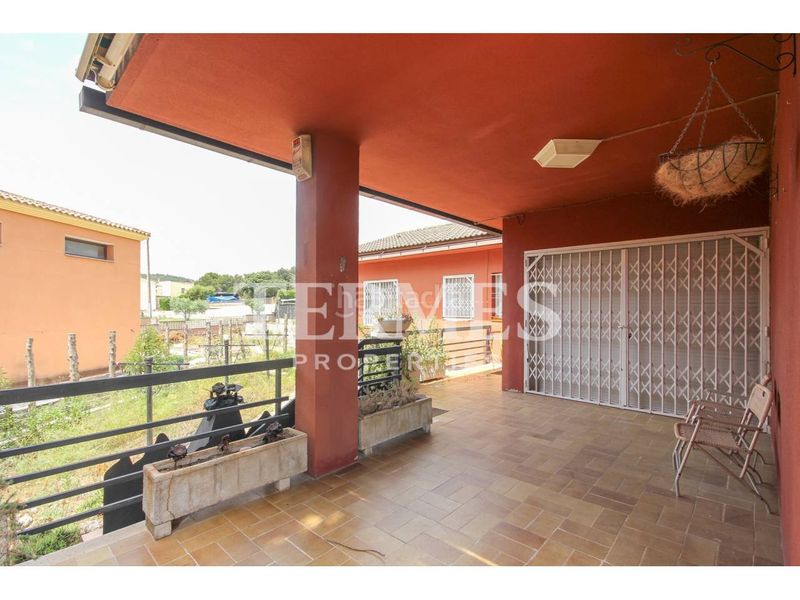 Foto c9195658-d2fb-4f52-92c7-42077a6ef074. Casa amb calefacció aparcament a Collbató