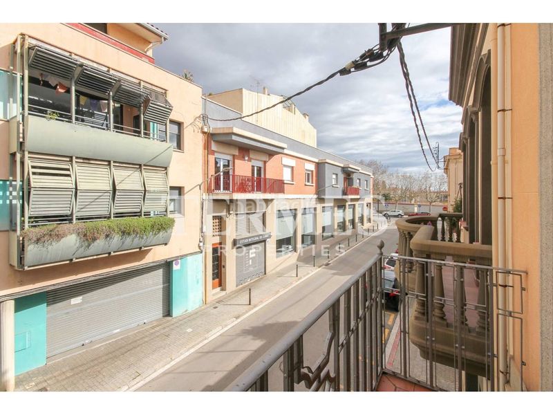 Foto 736bc770-71d0-4d07-a594-18ea84a71c76. Casa adossada amb calefacció aparcament a Centre Mataró