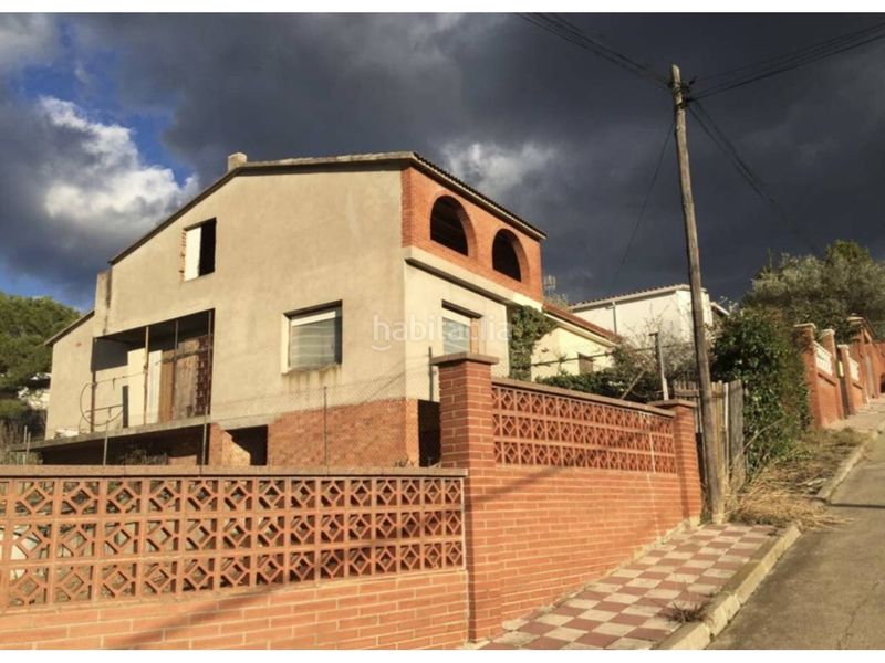 Foto b4af3e51-b76c-43db-8c16-087cc3ca205c. Casa amb aparcament a Masquefa