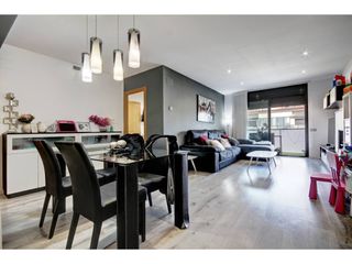 Pis  Calle agricultura. �tico en canyars