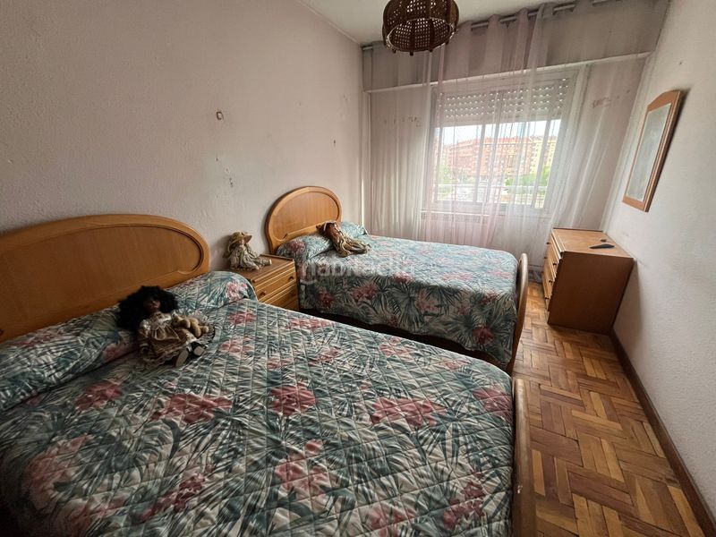 Foto 42e5f245-c02e-4e14-bfc2-cac19da5fe68. Flat with heating in Residencia Logroño