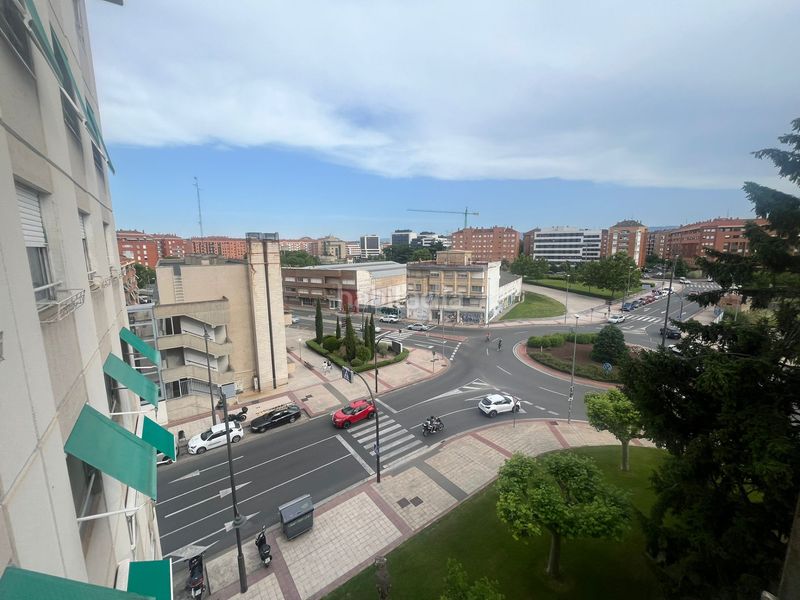 Foto f185bdd1-bd13-4f70-b5c5-98371cf2238e. Flat with heating in Residencia Logroño
