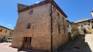 Casa  Herreria kalea. Dos casas de piedra con proyecto y licencia de obra en villabuen