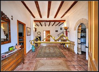 Masia en Sant Josep-Zona Hospital. Alquer�a hist�rica con 67.000 m2 de terreno, cueva y proyecto pa