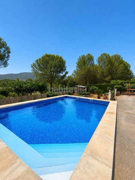 Foto 8942ea1d-dcd4-44ab-88d8-ee903fd5520c. Xalet amb calefacció aparcament piscina a Simat de la Valldigna