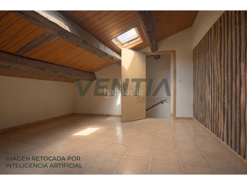 Foto 05910f37-9583-4924-9ecb-a65cede5814f. Dúplex  en venta en Berga