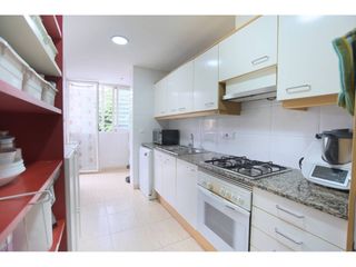 Duplex in Calle puig i cadafalch 9. Pequeño gran hogar con 2 pk y trastero