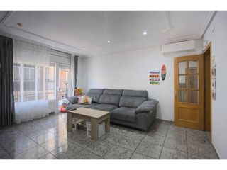 Piso en Avenida onze de setembre 57. La vida cerca