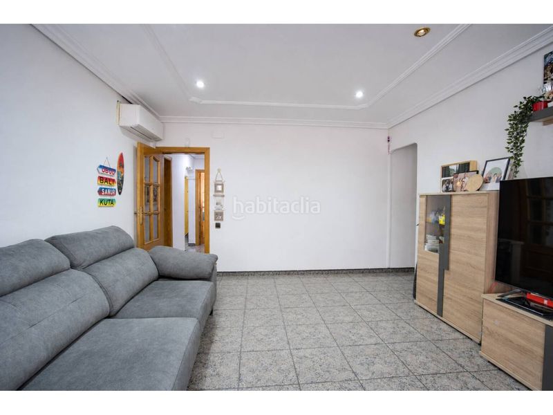 Foto f3351d17-0af1-4250-86da-32f84537764c. Pis a Llagosta (La)