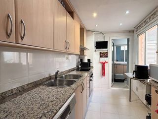 Piso  Calle carmen amaya 3. Venta de apartamento de 4 habitaciones en la llagosta
