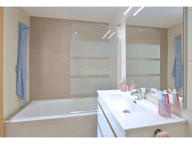 Foto 4d5d6627-0ec8-48e4-b5c8-f65141f65bf1. Flat in calle josep montserrat 1 in Llagosta (La)