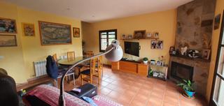 Casa a Carrer xampiny 40b. Casa a cuatro vientos para entrar a vivir con 4 hab. 2 baos, co