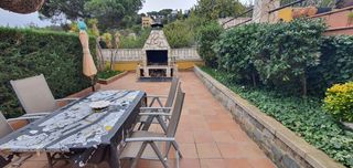 Casa a Carrer de la casa rodona 847. Reformada, doble vivienda en plantas independientes!