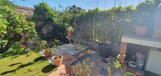 Casa adossada a Avinguda lluis companys 2. Gran casa adosada con 4 hab dobles, 3 baños, jardin y garaje par