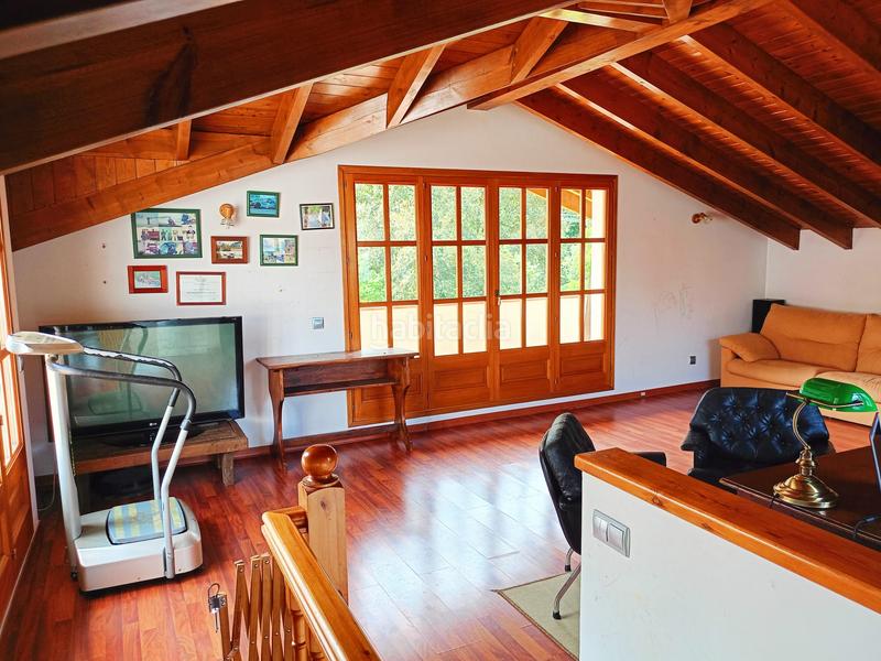 Foto 1c684323-2017-4af2-be99-6cd9dd29be34. Xalet amb xemeneia aparcament a Vallgorguina