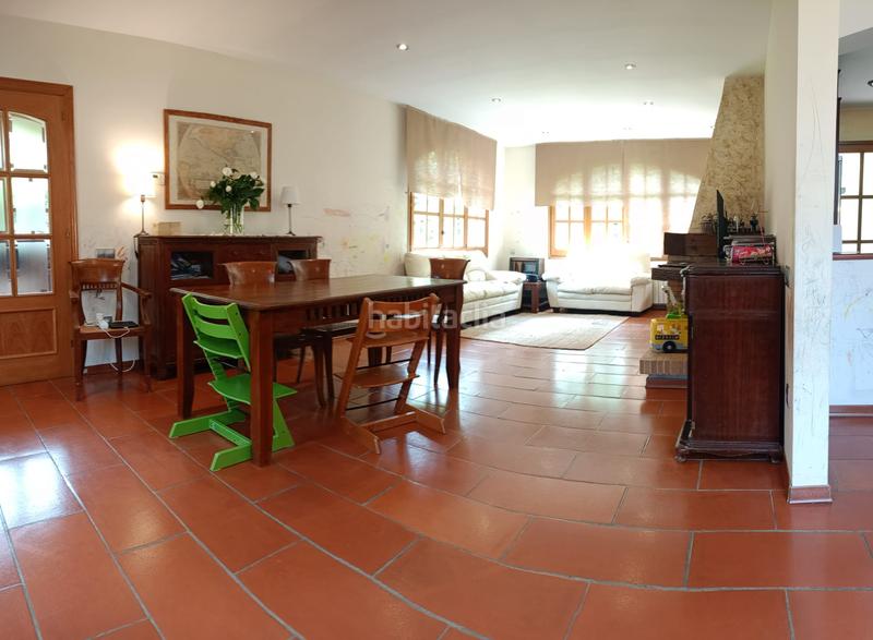 Foto 2d2e714d-dea0-47a4-affa-db0284b603ee. Xalet amb xemeneia aparcament a Vallgorguina