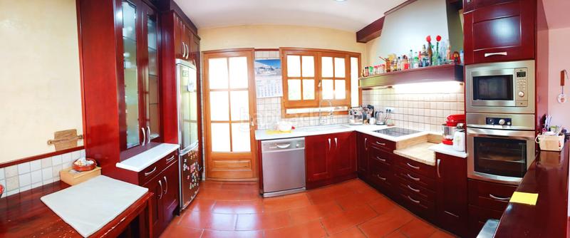 Foto 34bc4b7c-ffe5-488a-ab72-08e84725b439. Xalet amb xemeneia aparcament a Vallgorguina