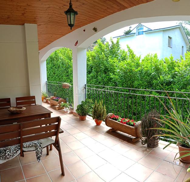 Foto 3c9ef341-0a04-4b17-a256-d525ab47c4ff. Xalet amb xemeneia aparcament a Vallgorguina