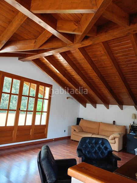 Foto 528312c3-95a3-4d53-b0e2-0179f581d02b. Xalet amb xemeneia aparcament a Vallgorguina