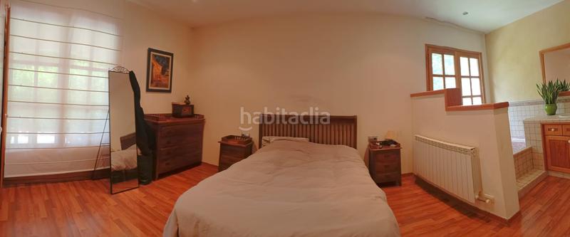 Foto 816d40d4-c078-490d-83b4-376cd9fdff0c. Xalet amb xemeneia aparcament a Vallgorguina