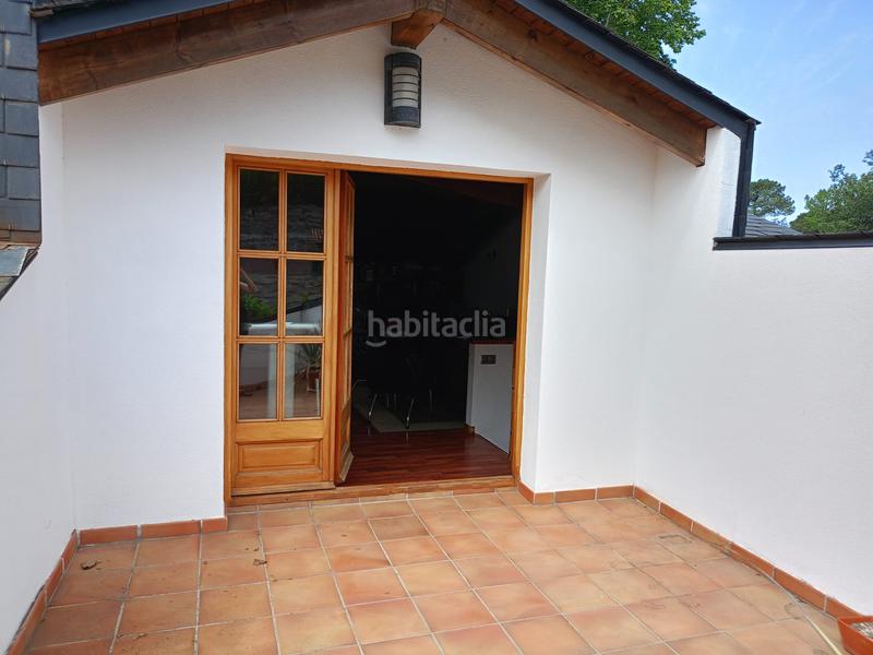 Foto 9ed468d1-52a7-4c7e-880f-d317d2196884. Xalet amb xemeneia aparcament a Vallgorguina