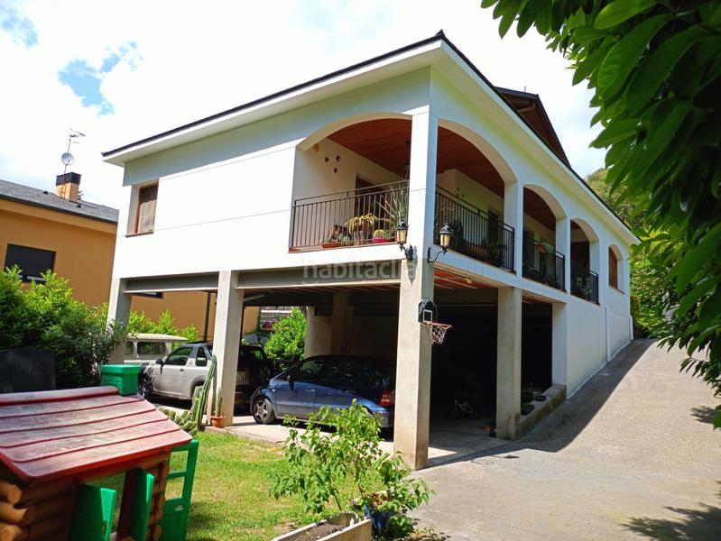 Foto b37cbb8b-0bb9-48d8-9dc1-4597b3169c2a. Xalet amb xemeneia aparcament a Vallgorguina