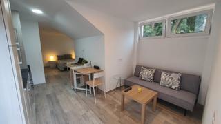 Lloguer Loft a Carrer segre 3. Habitacion suite alquiler temporada corta estancia