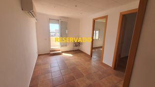 Àtic a Carrer de les aigües del llobregat 71. Ático sin ascensor, con terraza, 2 habitaciones, soleado todo el