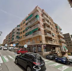 Flat  Carrer de coll i pujol. Oportunidad inversores