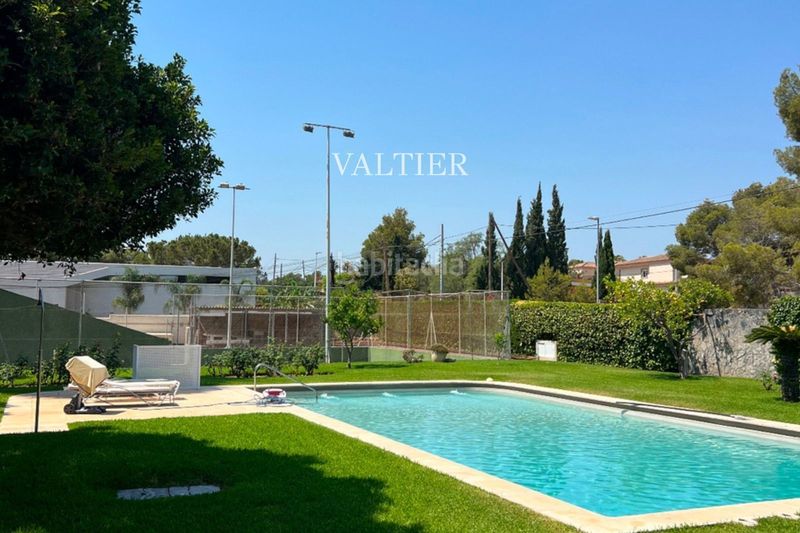 Foto db3da443-7bfa-4314-ab59-7564e69af1ca. Xalet amb piscina a Montepilar Eliana (l´)