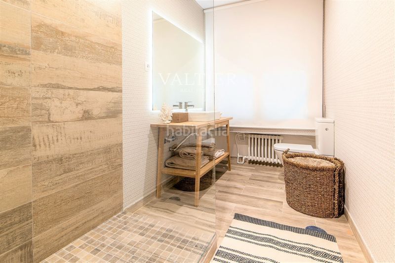 Foto 700d250e-6c78-4c7c-a45e-fa9fc5db5906. Rent flat with heating parking in Argüelles Madrid